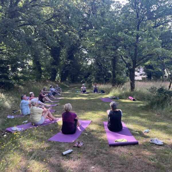 Séance de pilates en plein air à Lizio