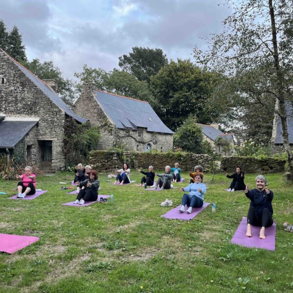 Séance de pilates en plein air à Lizio