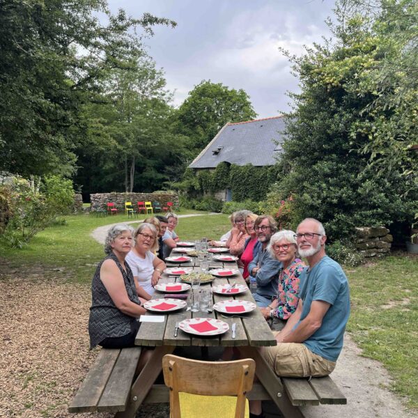 Repas en extérieur au village du Val Richard
